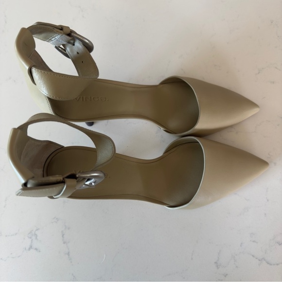 Vince Perri Ankle-Strap Heel in color Macadamia NEW Size: 6 - Picture 3 of 7